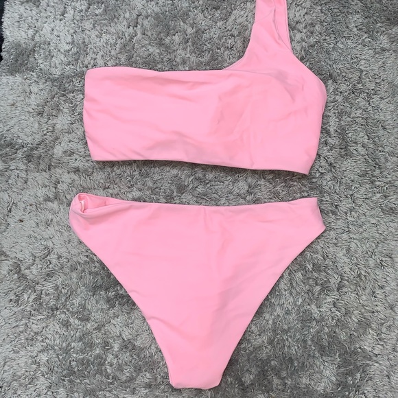 Bubblegum pink bikini - Picture 2 of 4